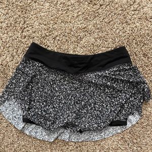 black lululemon tennis skirt 🖤